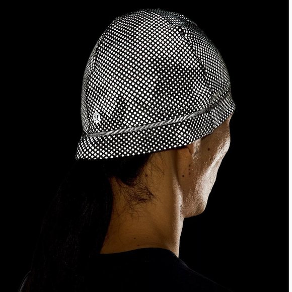 lululemon Reflective Out Run Beanie Rulu™ Fabric for Running NWT - Picture 2 of 11